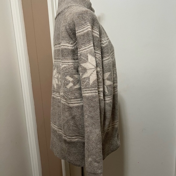 VICI Light Brown Cream Turtle Neck Fair Island Sweater Size XL - Picture 3 of 7